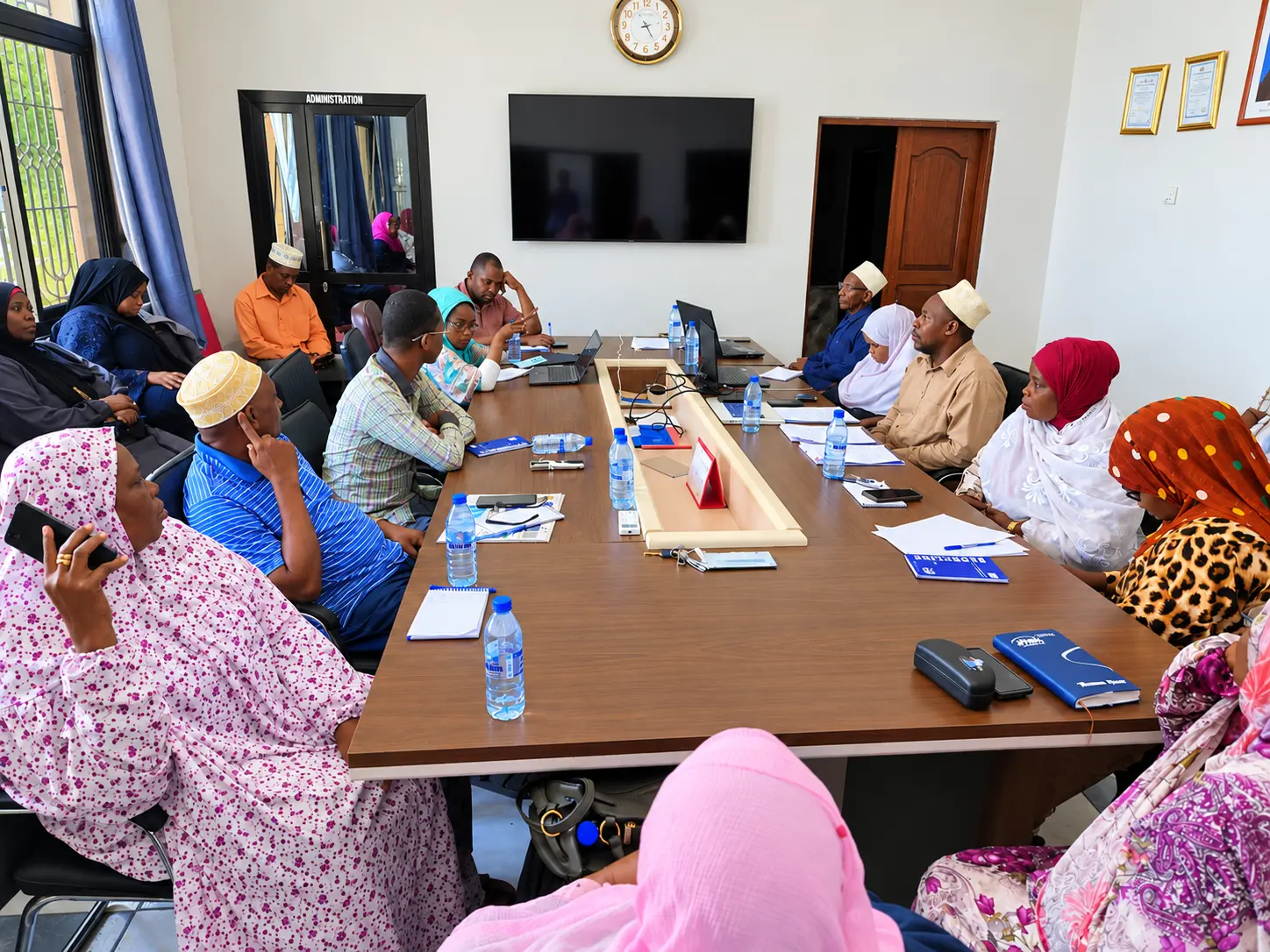ZGC members in a roundtable discussion for the network-strengthening project